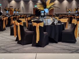 james bond feather centrepieces